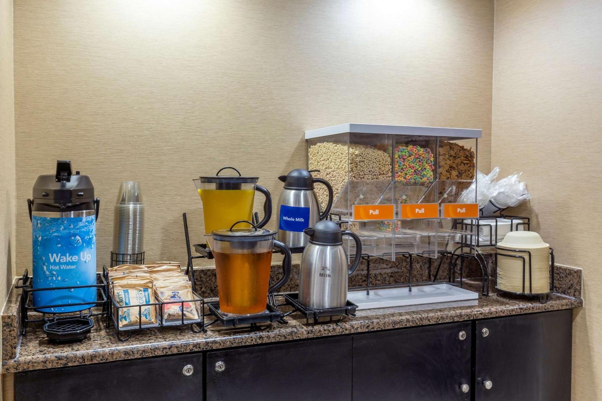 Comfort Inn University Durham - Chapel Hill Bagian luar foto