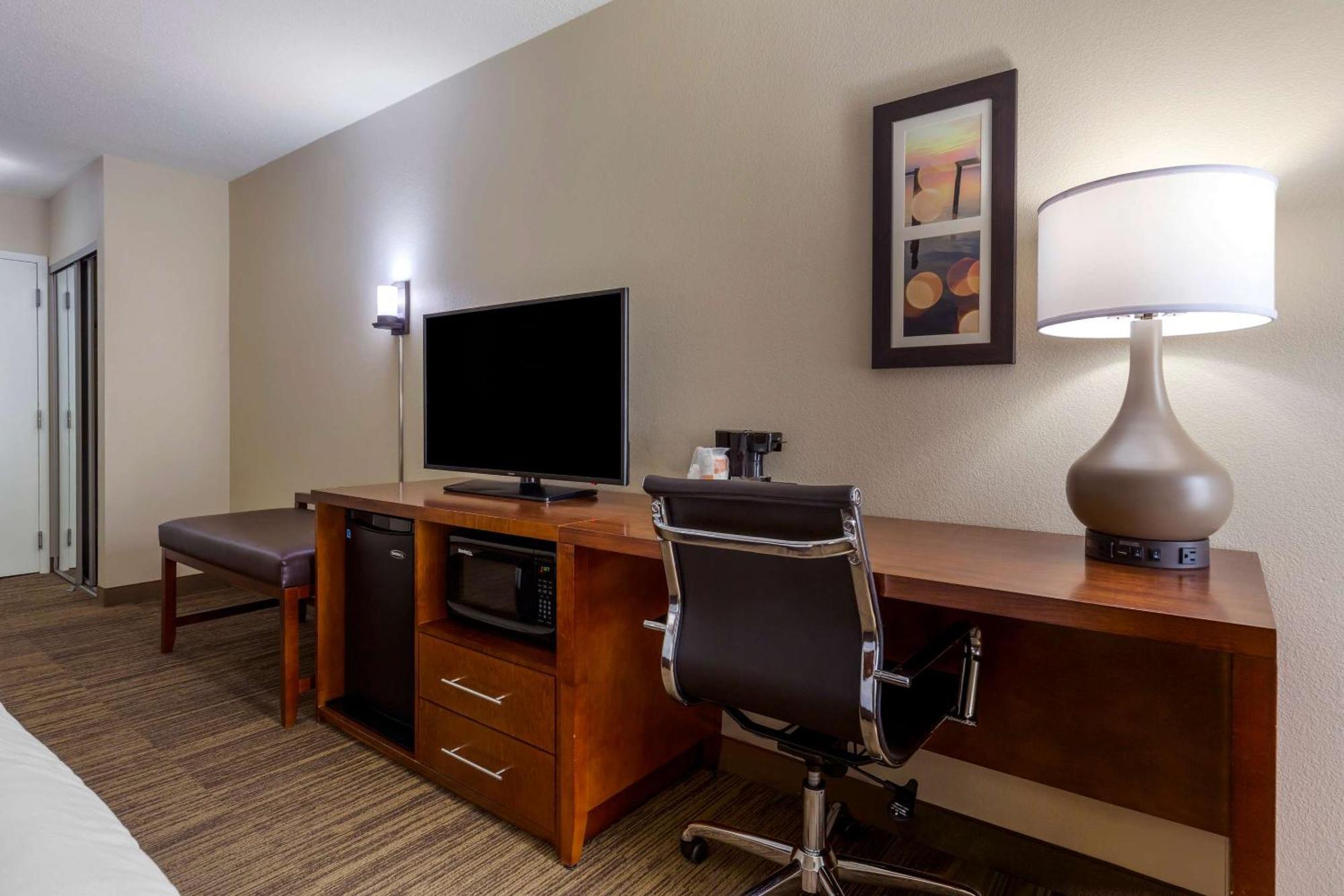 Comfort Inn University Durham - Chapel Hill Bagian luar foto