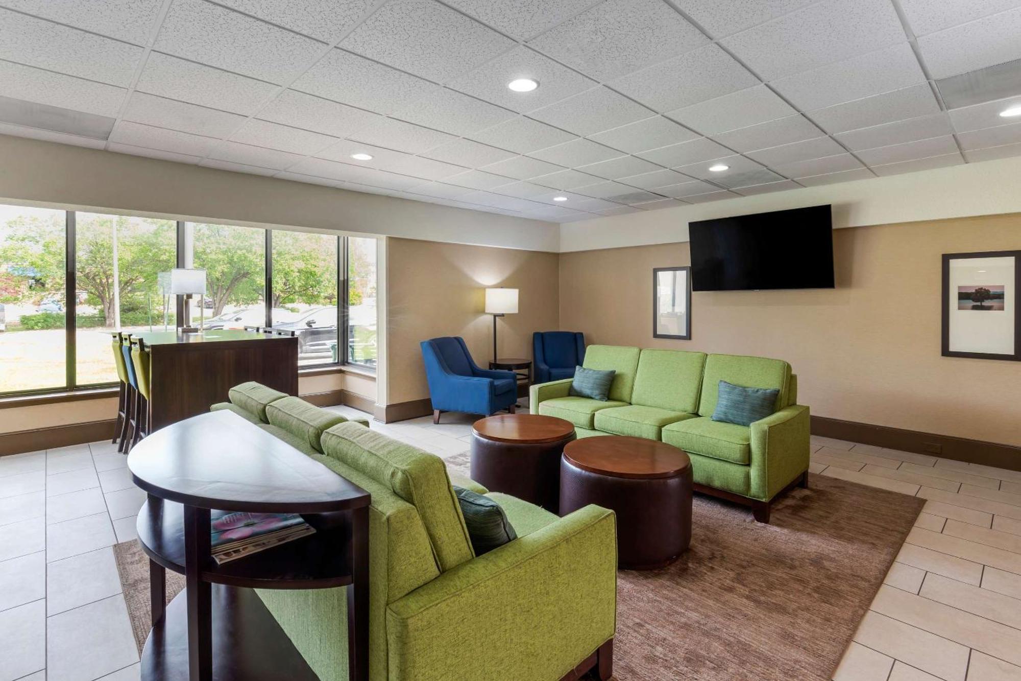 Comfort Inn University Durham - Chapel Hill Bagian luar foto