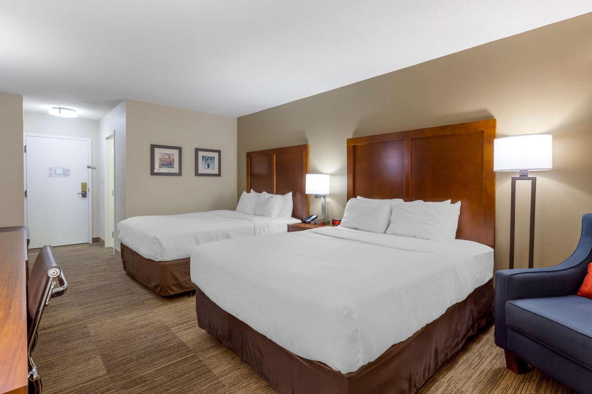 Comfort Inn University Durham - Chapel Hill Bagian luar foto