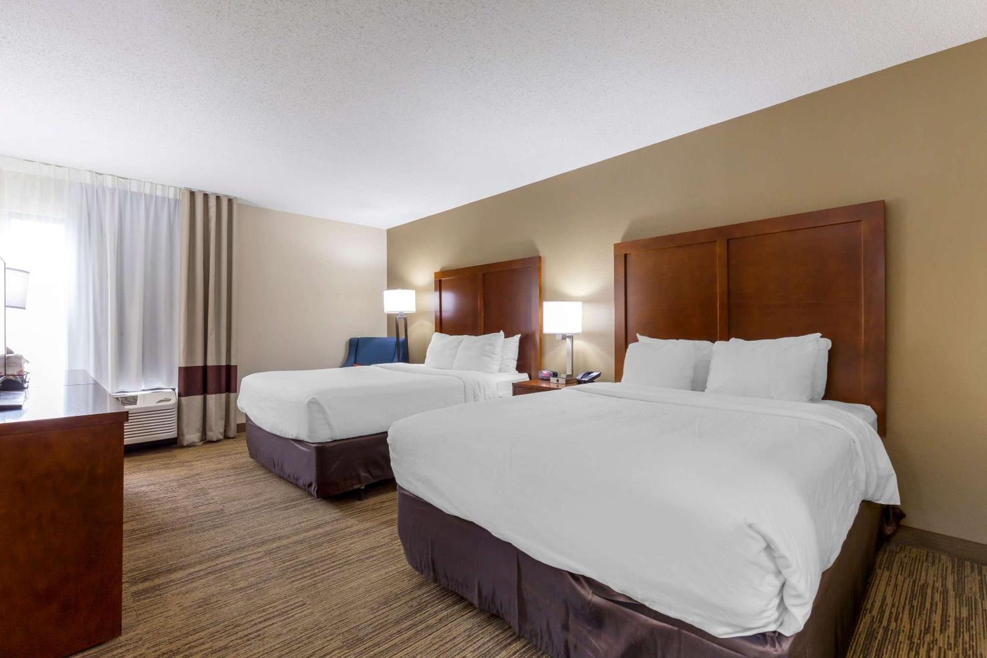 Comfort Inn University Durham - Chapel Hill Bagian luar foto